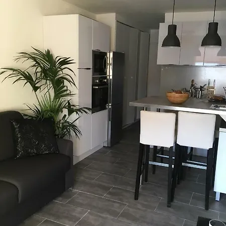 Apartment Studio L Ayguade A 300 Metres De La Plage Hyeres